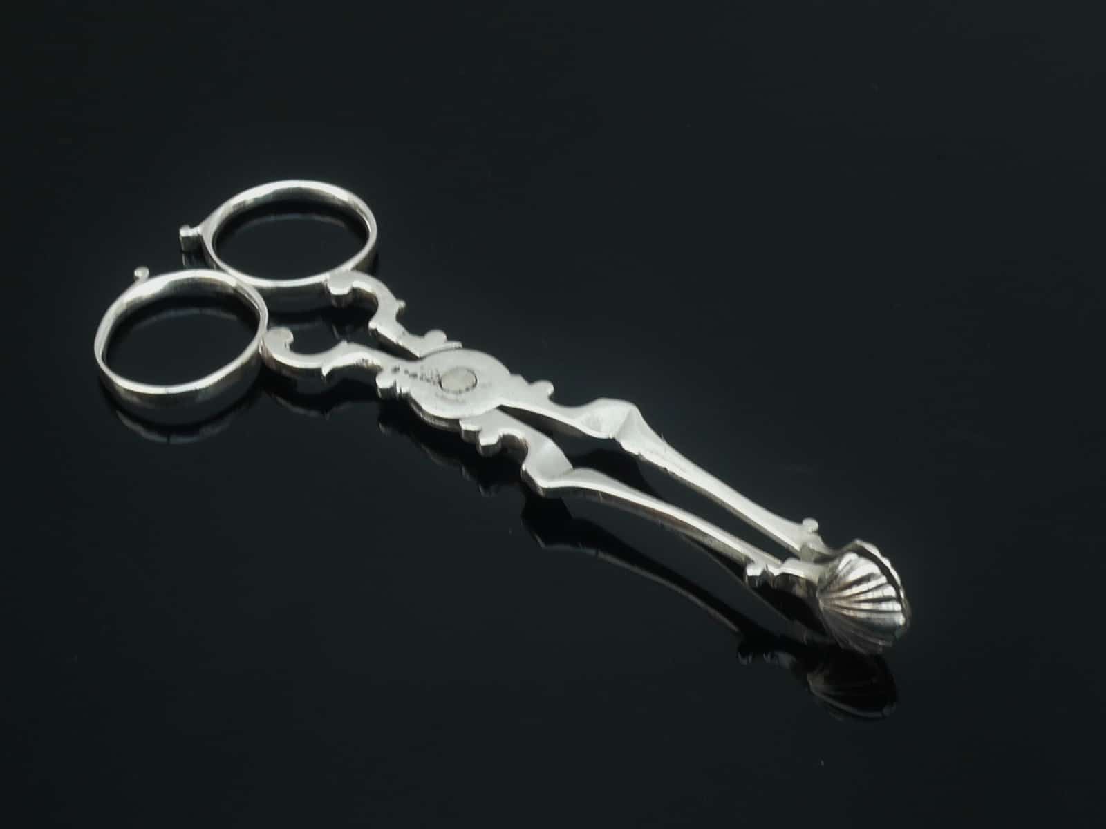 Silver Tea Tongs, Sugar Nips, London c.1730, John Gorham Dart Silver Ltd