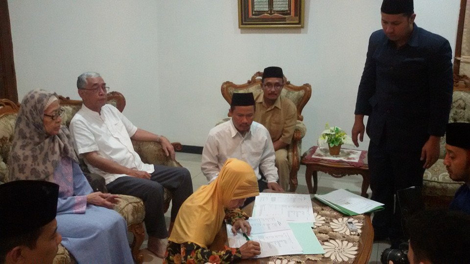 Ikrar Wakaf Darunnajah 2 Cipining Seluas 4.500 m² Di Hadapan Pejabat