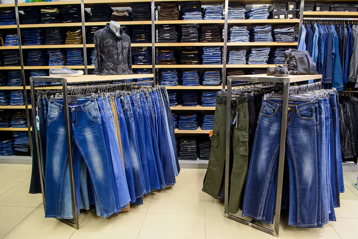 3 500 магазинів, бутіків та торгових точок. Широкий вибір чоловічого та