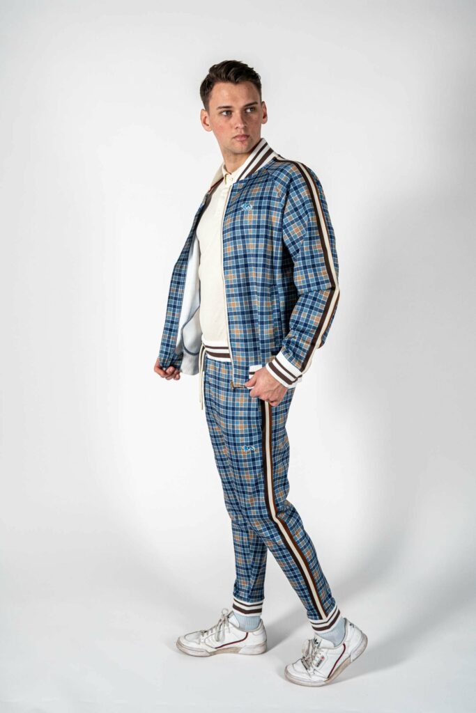 The gentlemen tracksuit worn by the boxers from the movie