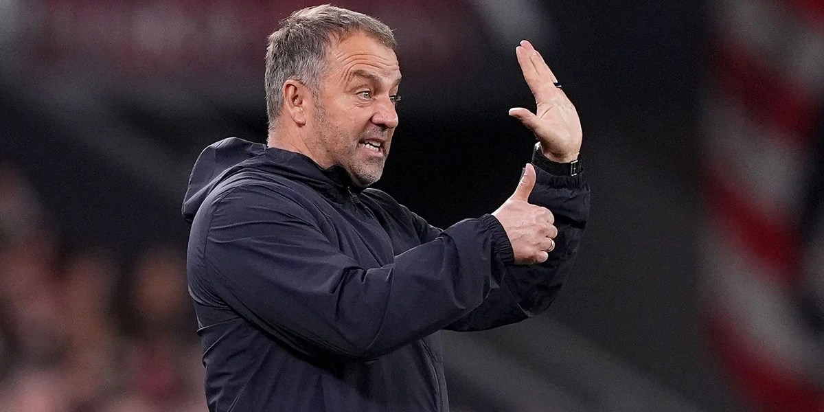 Hansi Flick Soroti Kondisi Rumput Stadion Atletico Jelang Laga Krusial