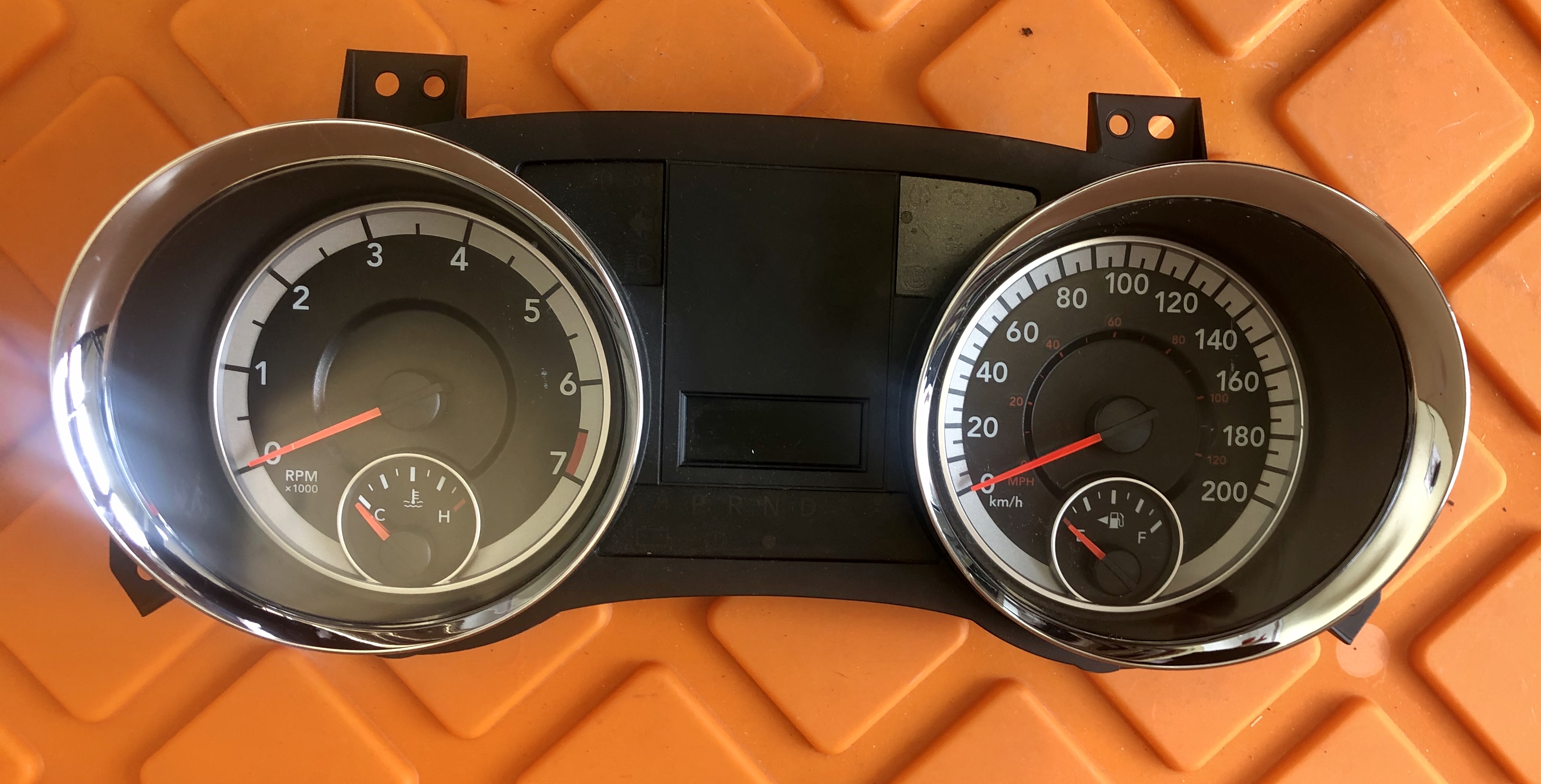 2015 DODGE GRAND CARAVAN USED INSTRUMENT CLUSTER FOR SALE