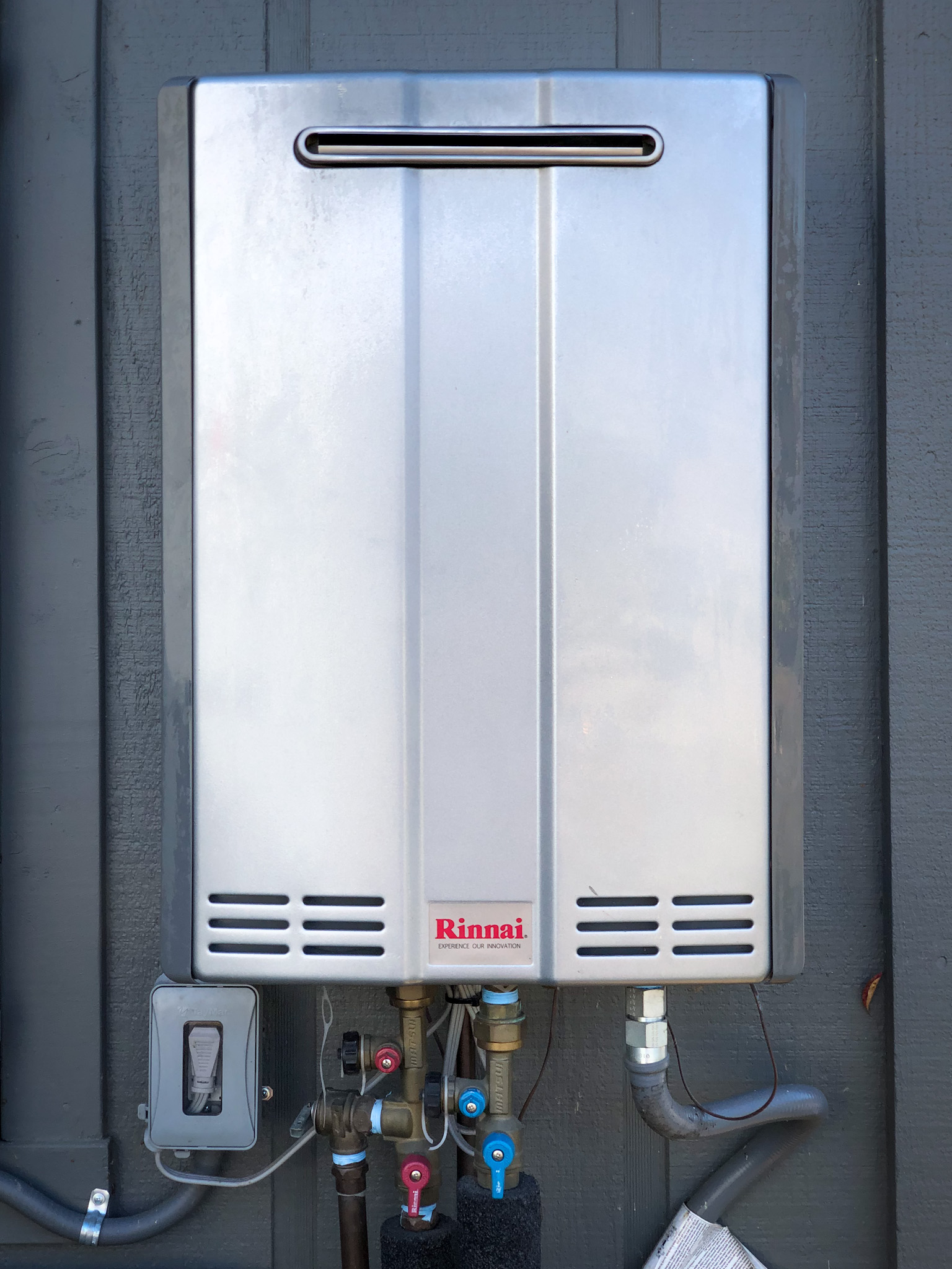 Rinnai Tankless Review – Dashed Yellow Line