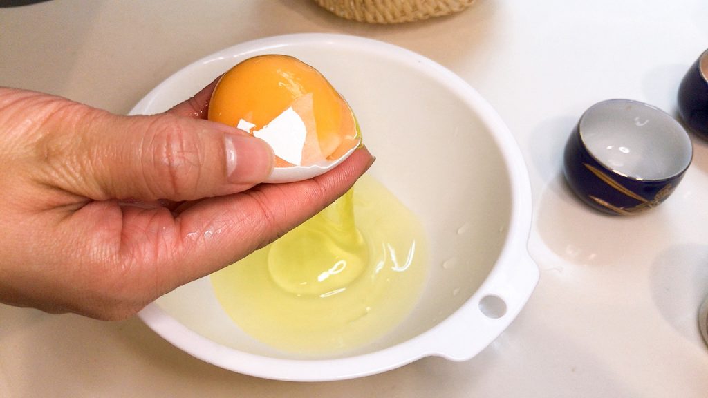 出汁醤油を使った「卵黄の醤油漬け」 出汁マスター 出汁（だし）のとりかた・レシピの情報サイト