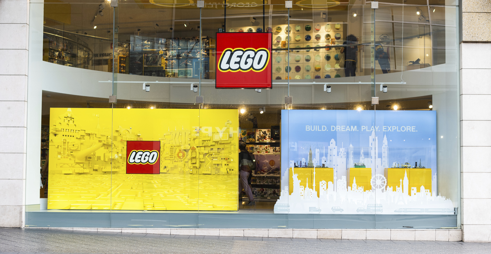 LEGO® Architecture Window Displays Dashing Group