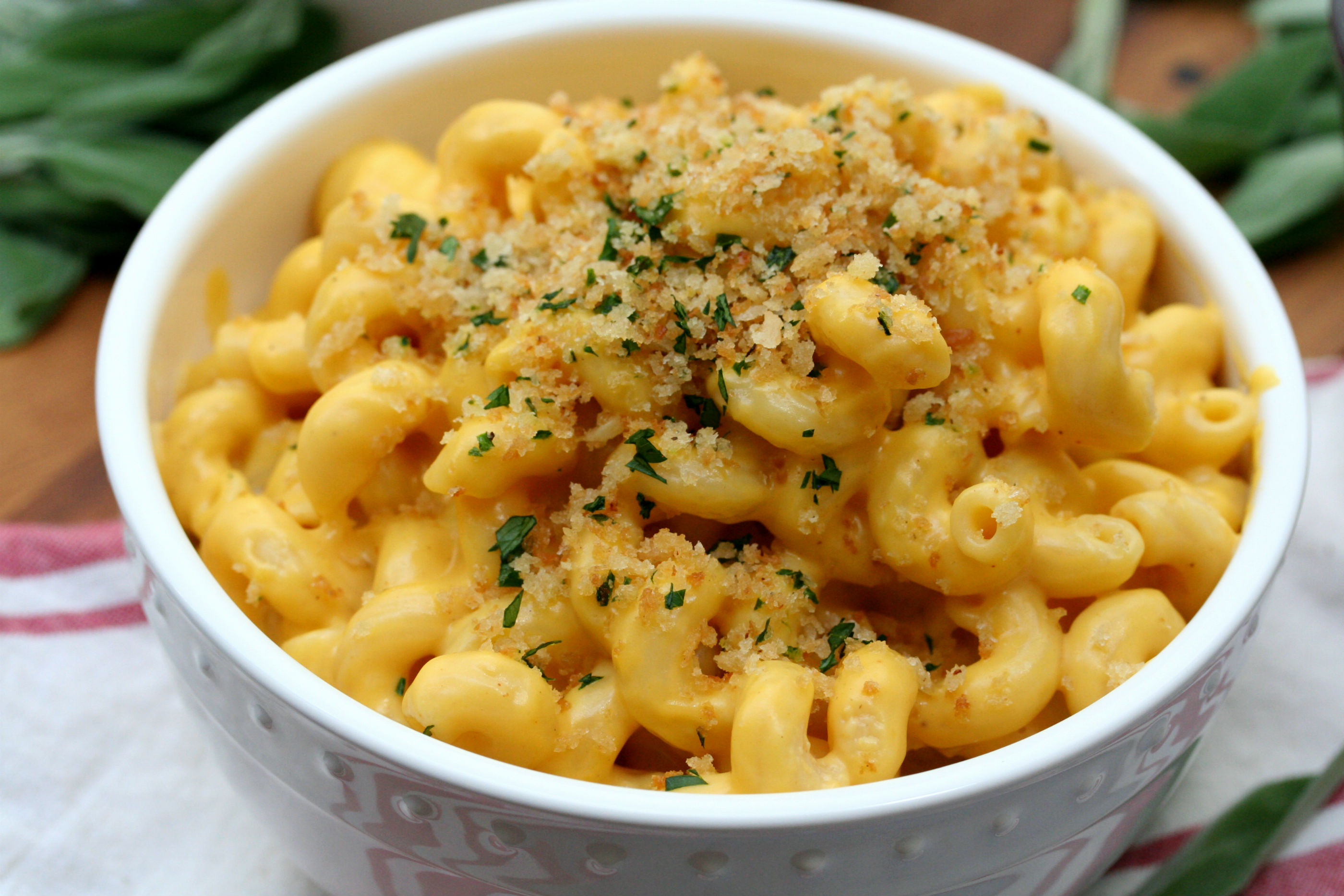 What Meat Goes Good With Mac And Cheese / Everyone knows stove top mac