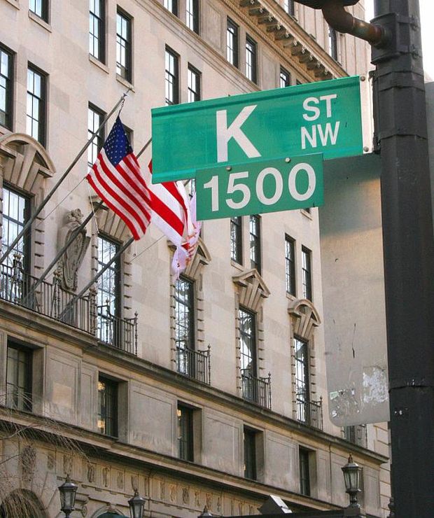 Lobbying Leader Akin Gump Challenged by FastGrowing Rival Bloomberg
