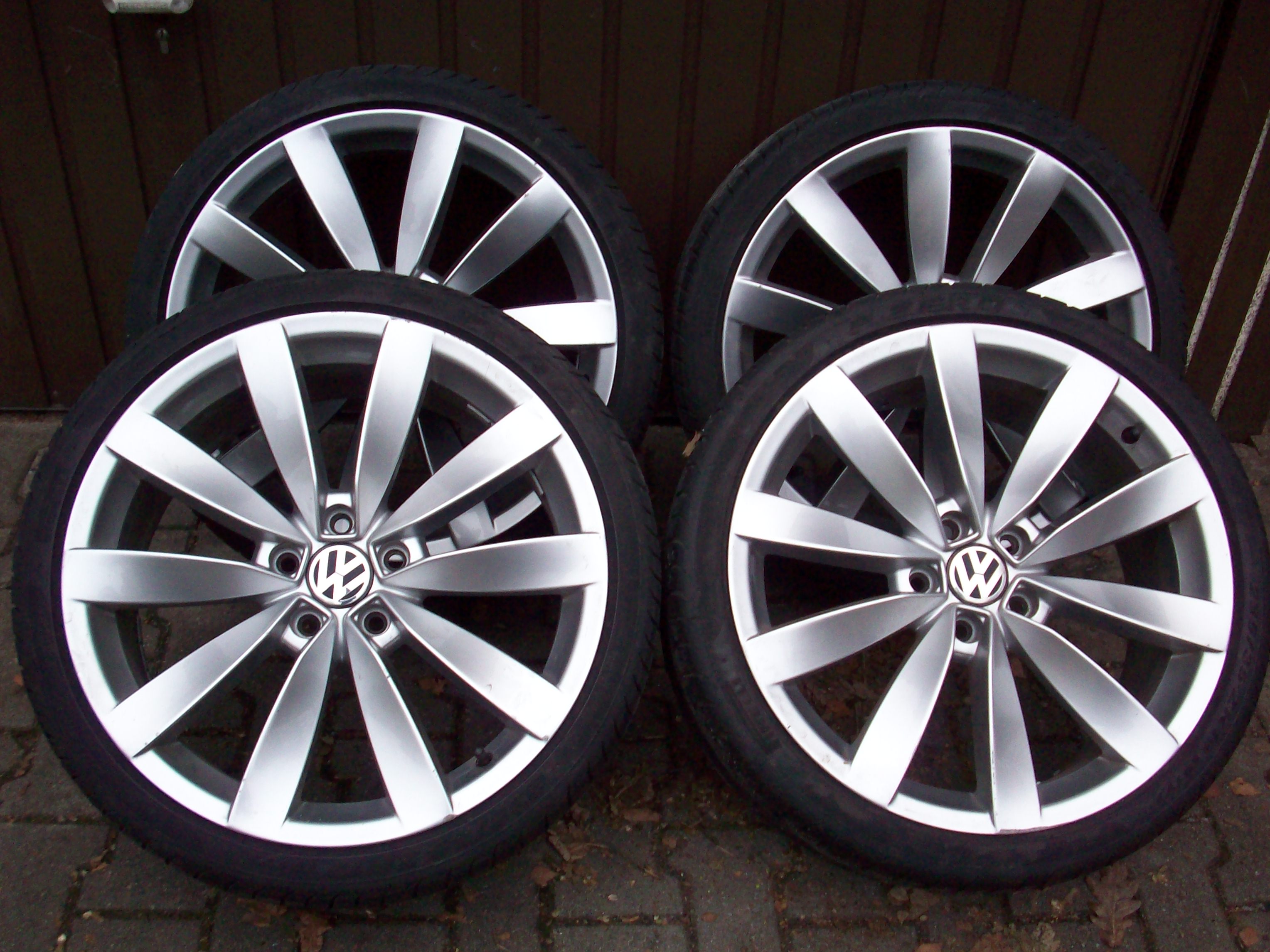 Original VW RLine Alufelgen 19'' Gut erhalten. Biete