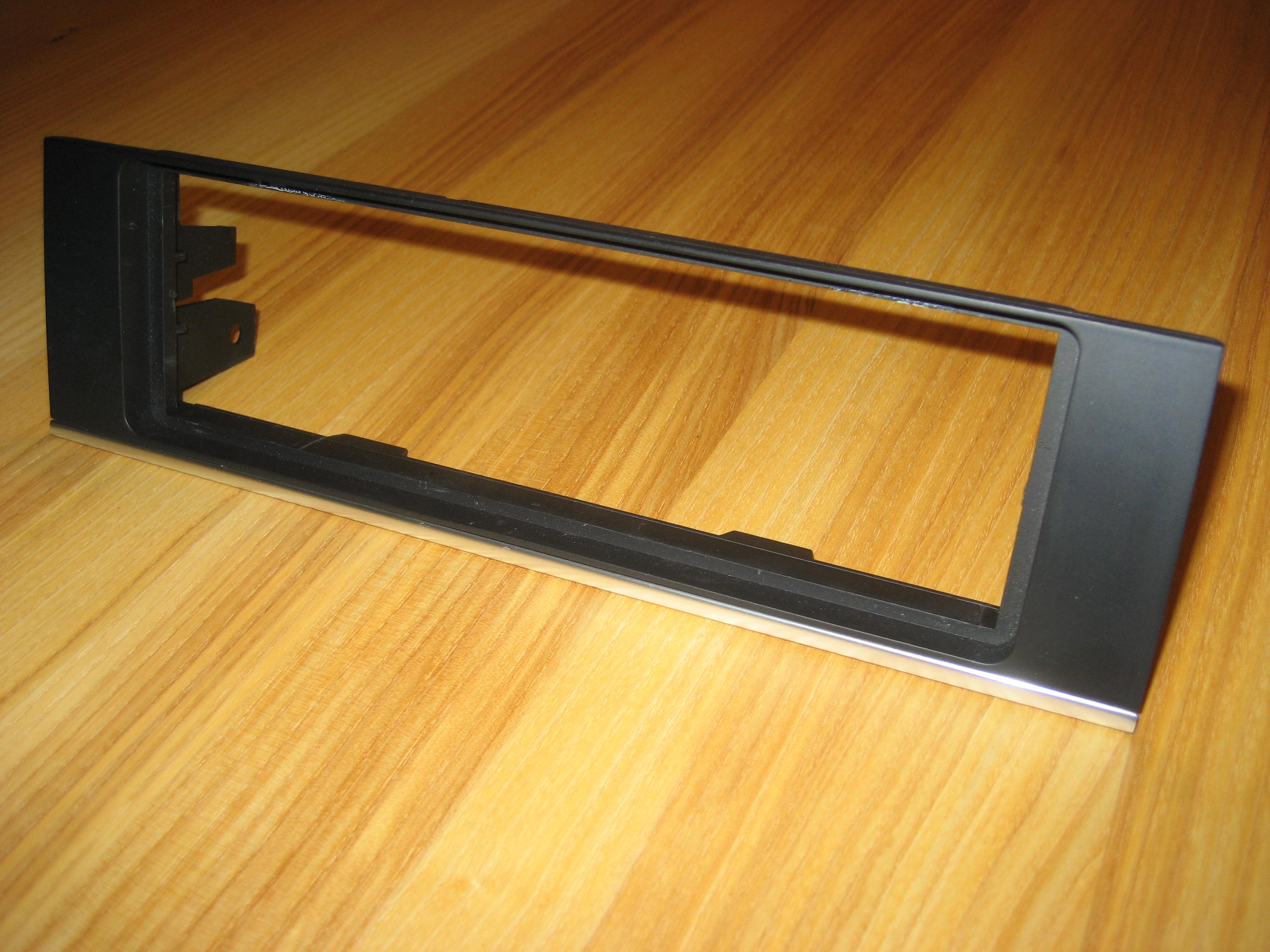 Radio Din Schacht für Audi A4 Biete Audi