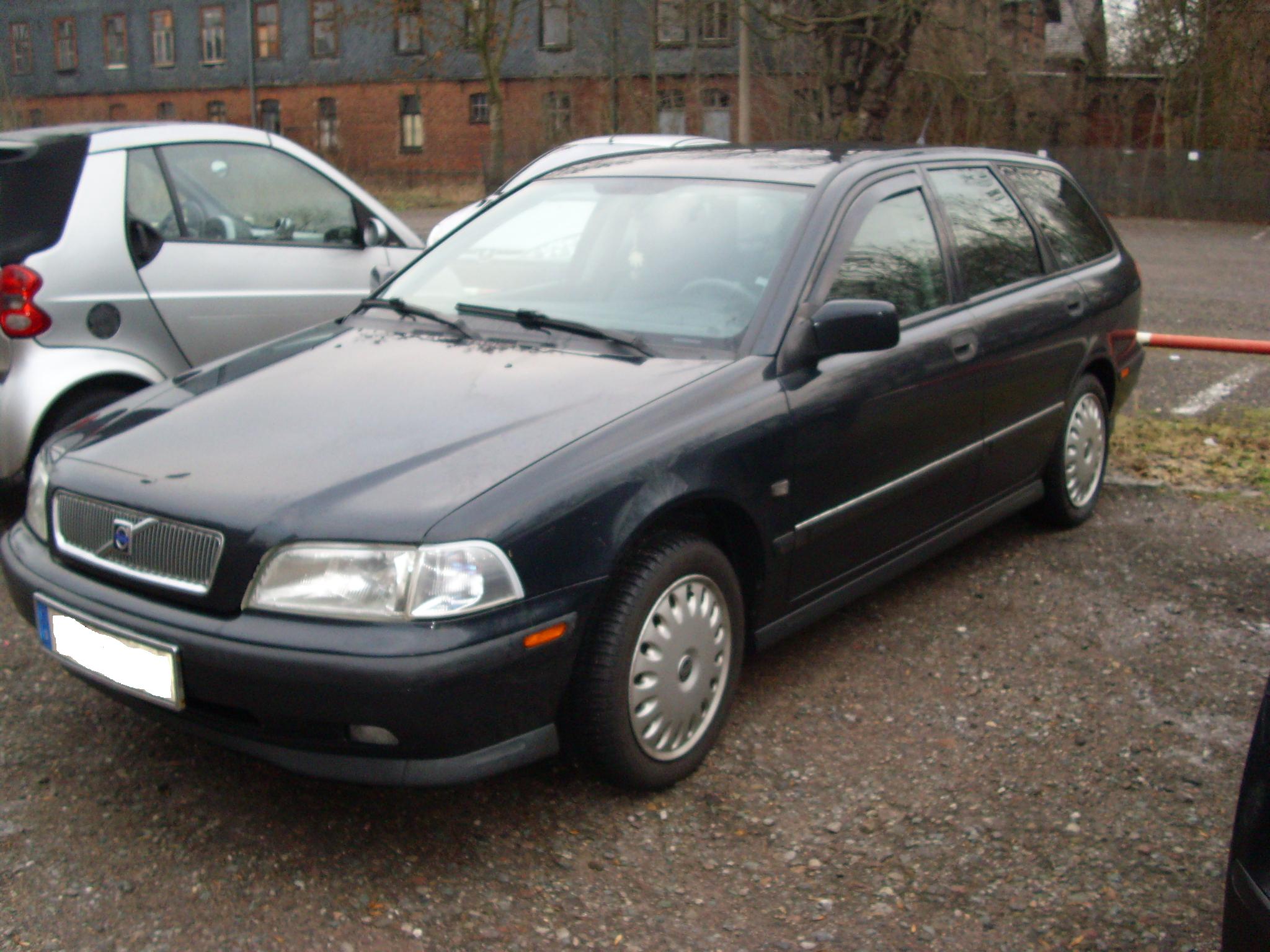 Volvo V40 Bj.11/1999 90KW (122PS) Biete Volvo