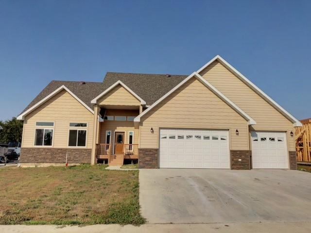 2101 16th Ct West, Williston, ND 58801 Listings Linda Barstad