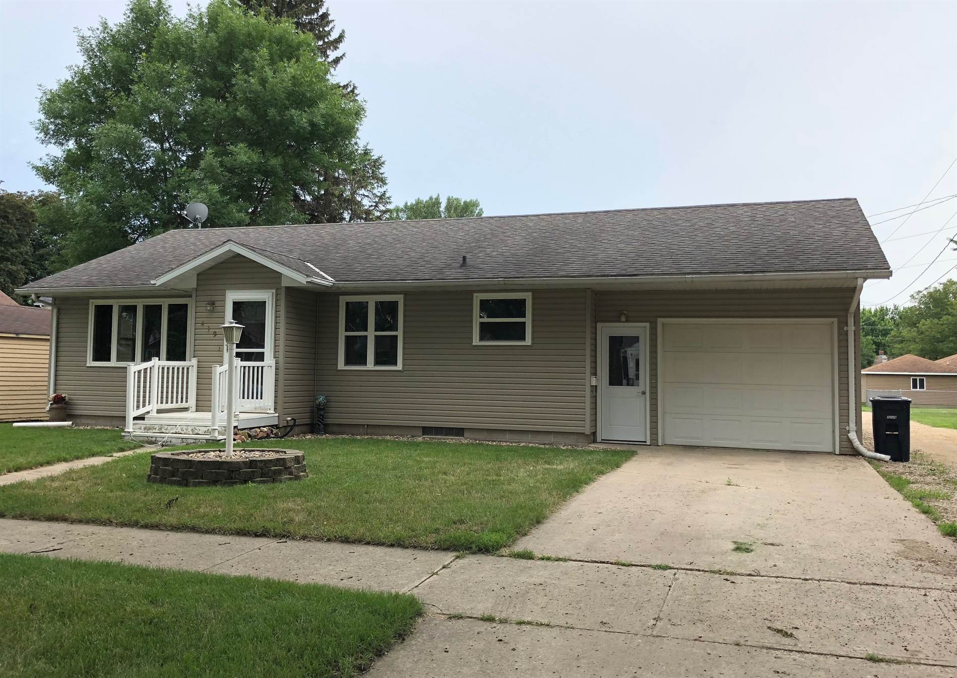 419 8th Avenue, Sibley, IA 51249 Listings NextHome At The Lakes