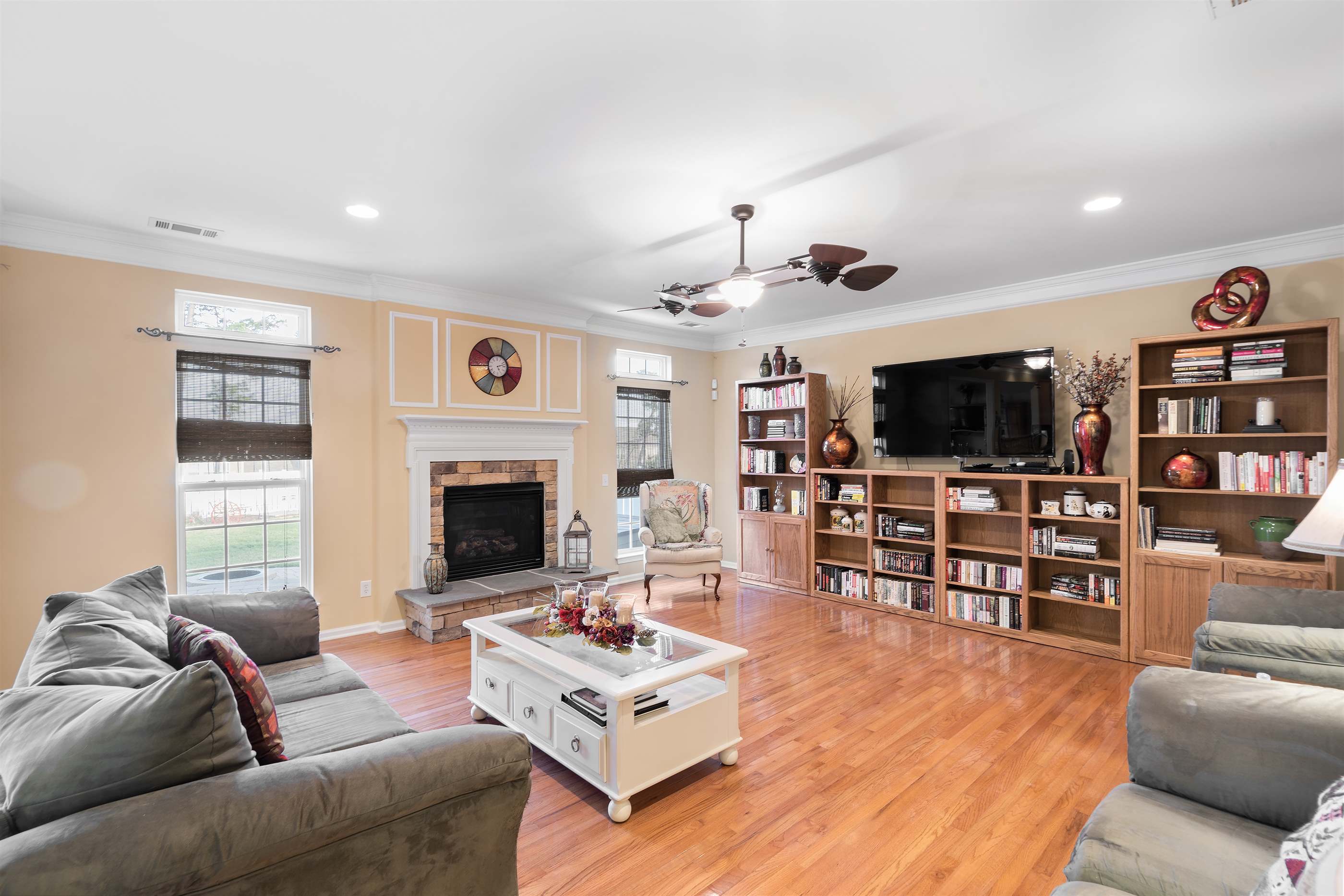 155 W Warfield Drive, Mooresville, NC 28115 Listings Leah Varnell