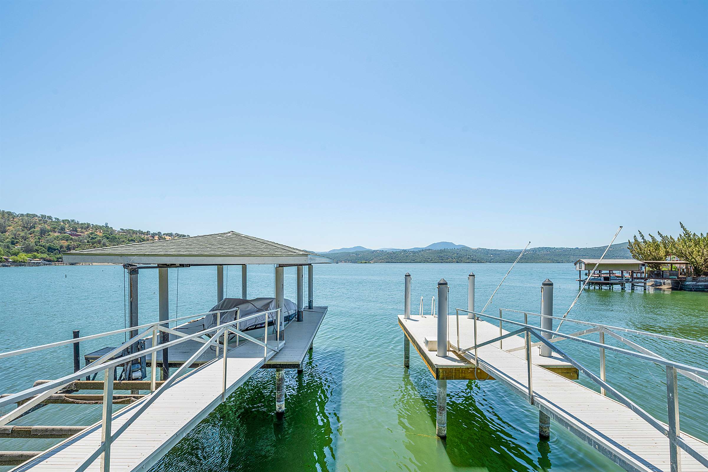 11255 Lakeshore Drive, Clearlake, CA 95422 Listing Details data