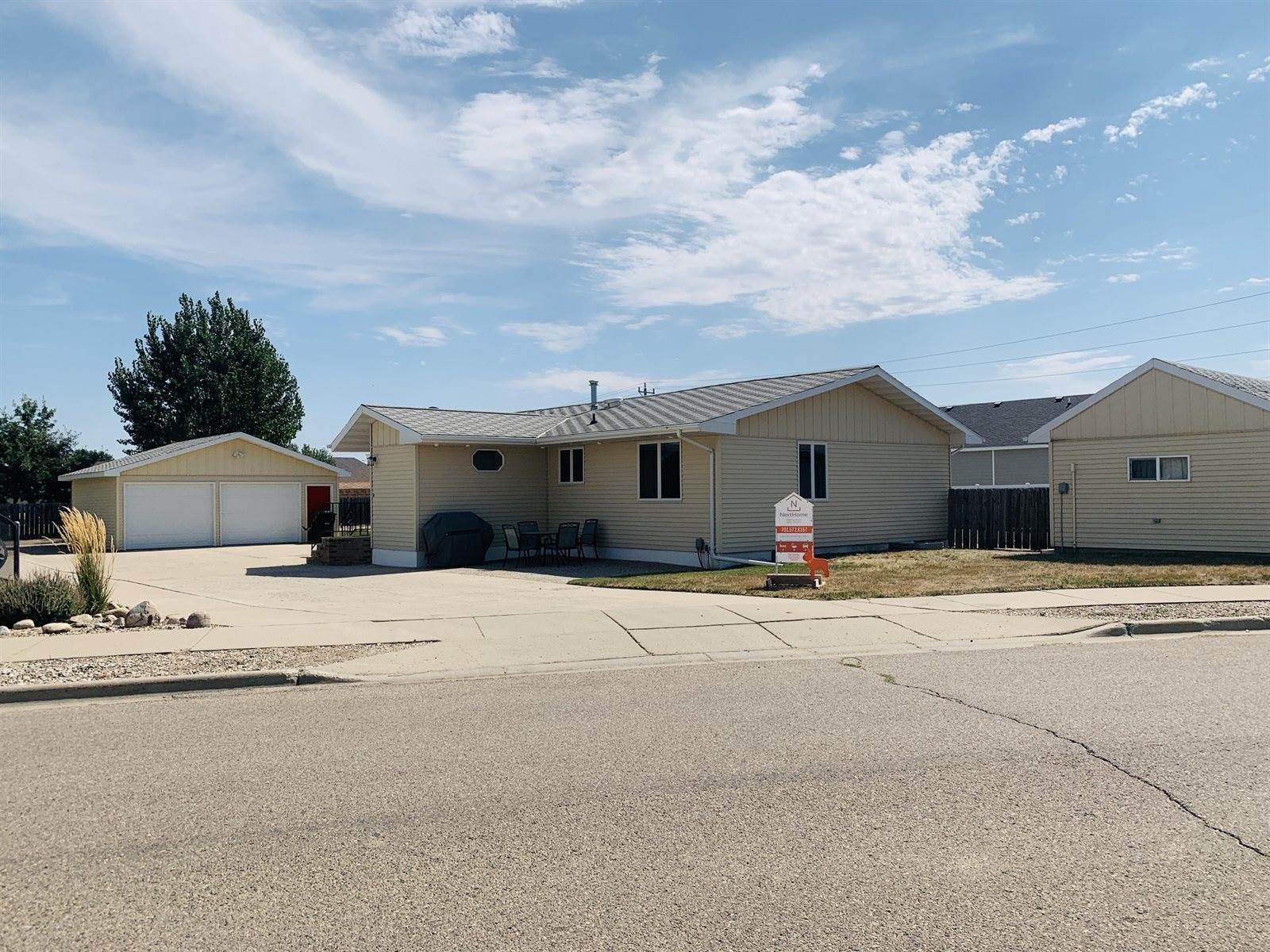 1814 17th Ct West, Williston, ND 58801 Listings Kim Semenko