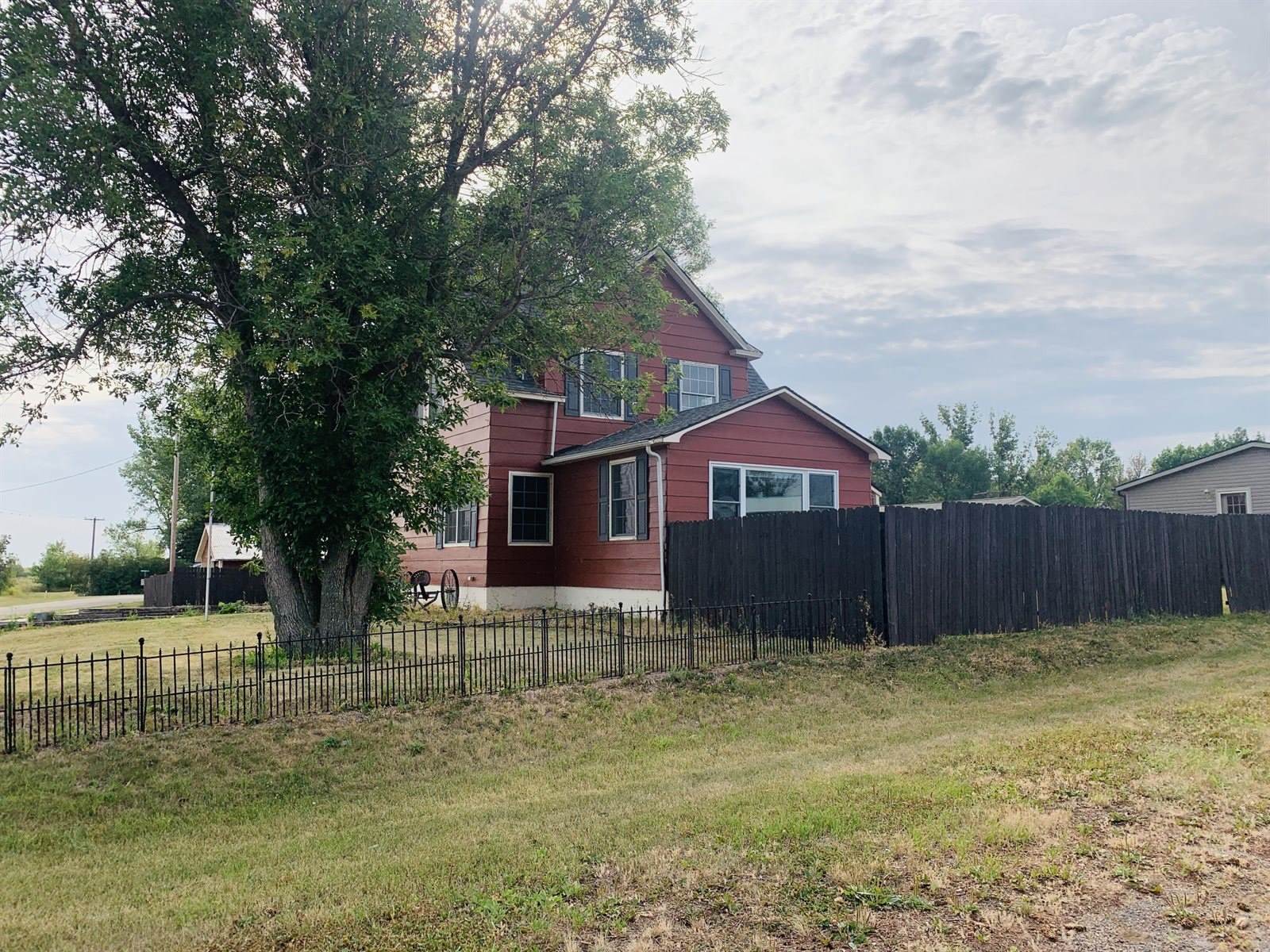 200 1st Ave East, Lignite, ND 58752 Listings Kim Semenko
