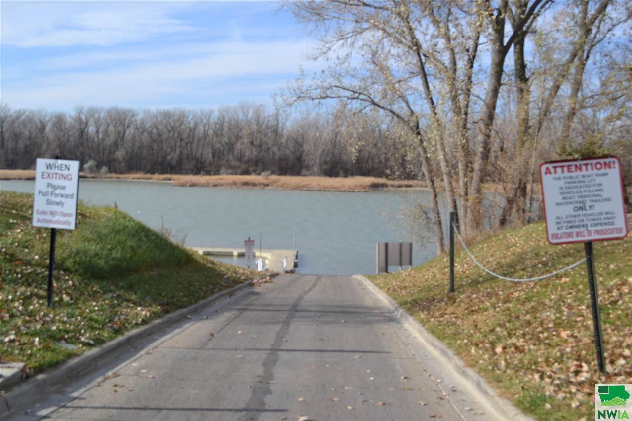 626 Lakeview Dr., McCook Lake, SD 57049 Listings Janel Pearson
