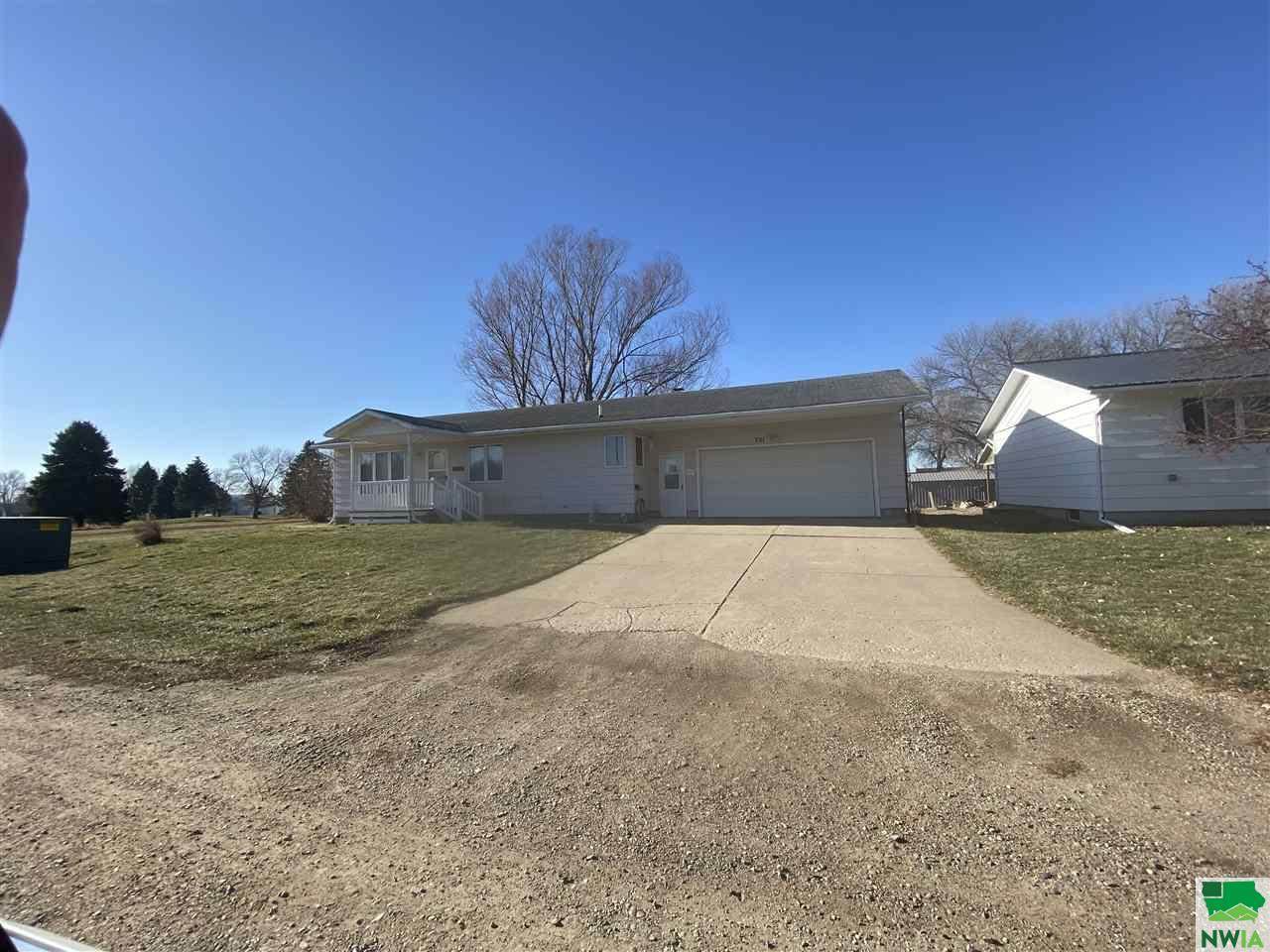 721 S 1st, Akron, IA 51001 Listings Janel Pearson