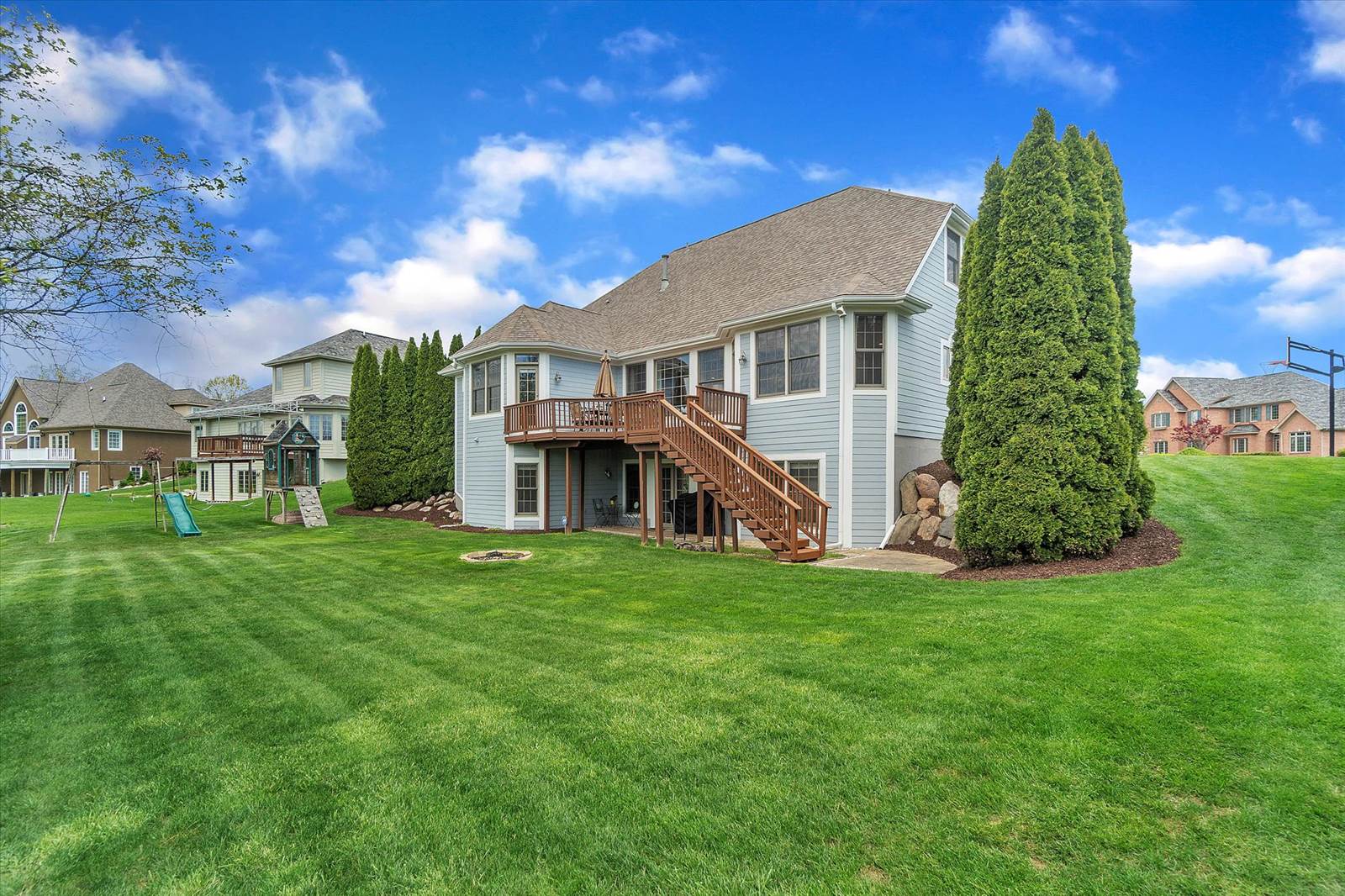 5484 Woodfield Pkwy, Grand Blanc, MI 48439 Listings NextHome Great