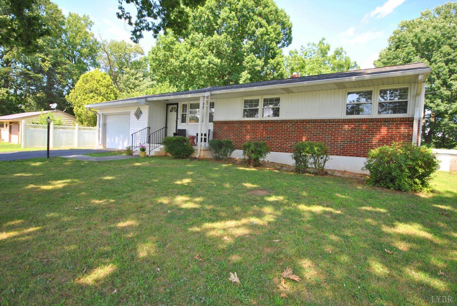 1205 Lakeview Drive, Lynchburg, VA 24502 Listings Polly Wooldridge