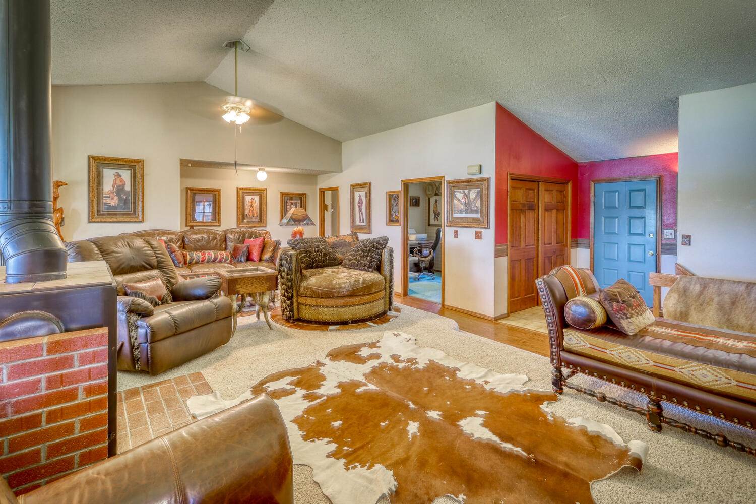 Cowboy Up Lakefront Lodge, 26 Longmont ST, Pagosa Springs, CO 81147