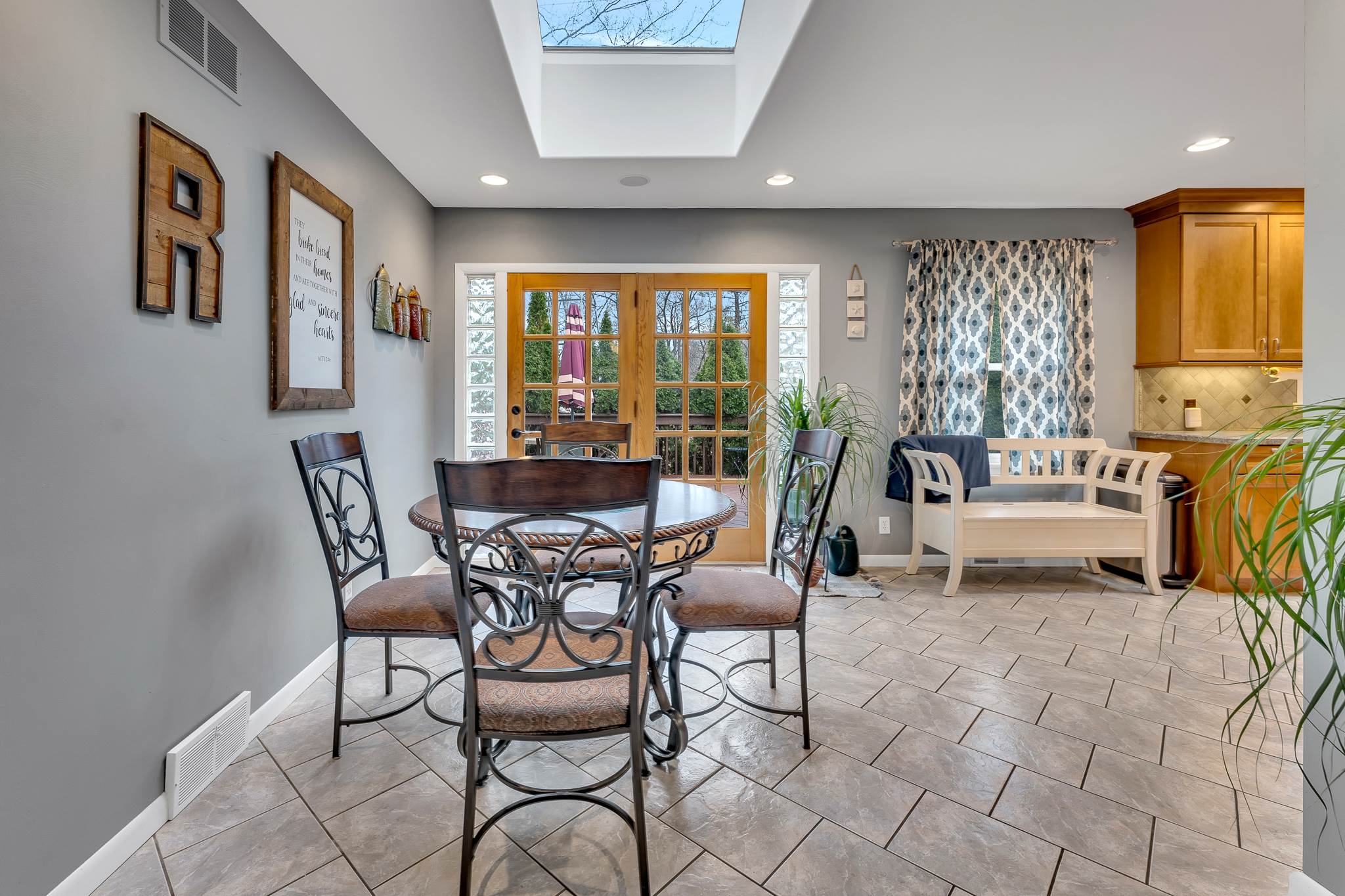 387 Cranberry Run Dr, Boardman, OH 44512 Listing Details data