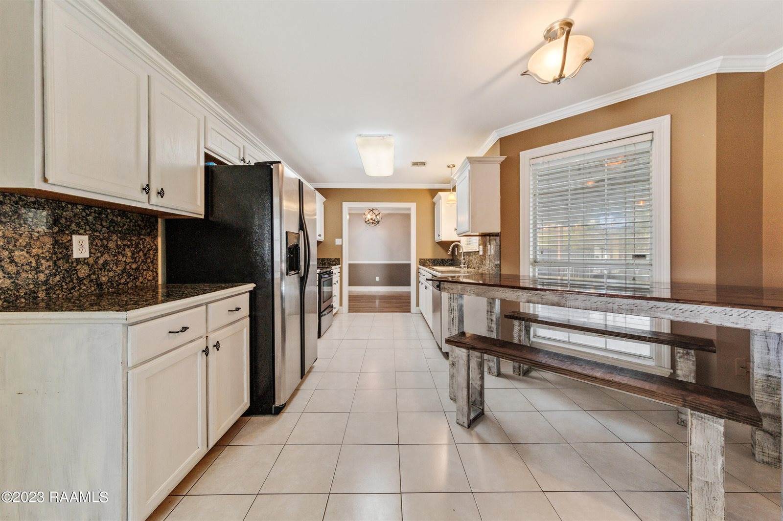 100 Huckleberry Drive, Lafayette, LA 70508 Listing Details data