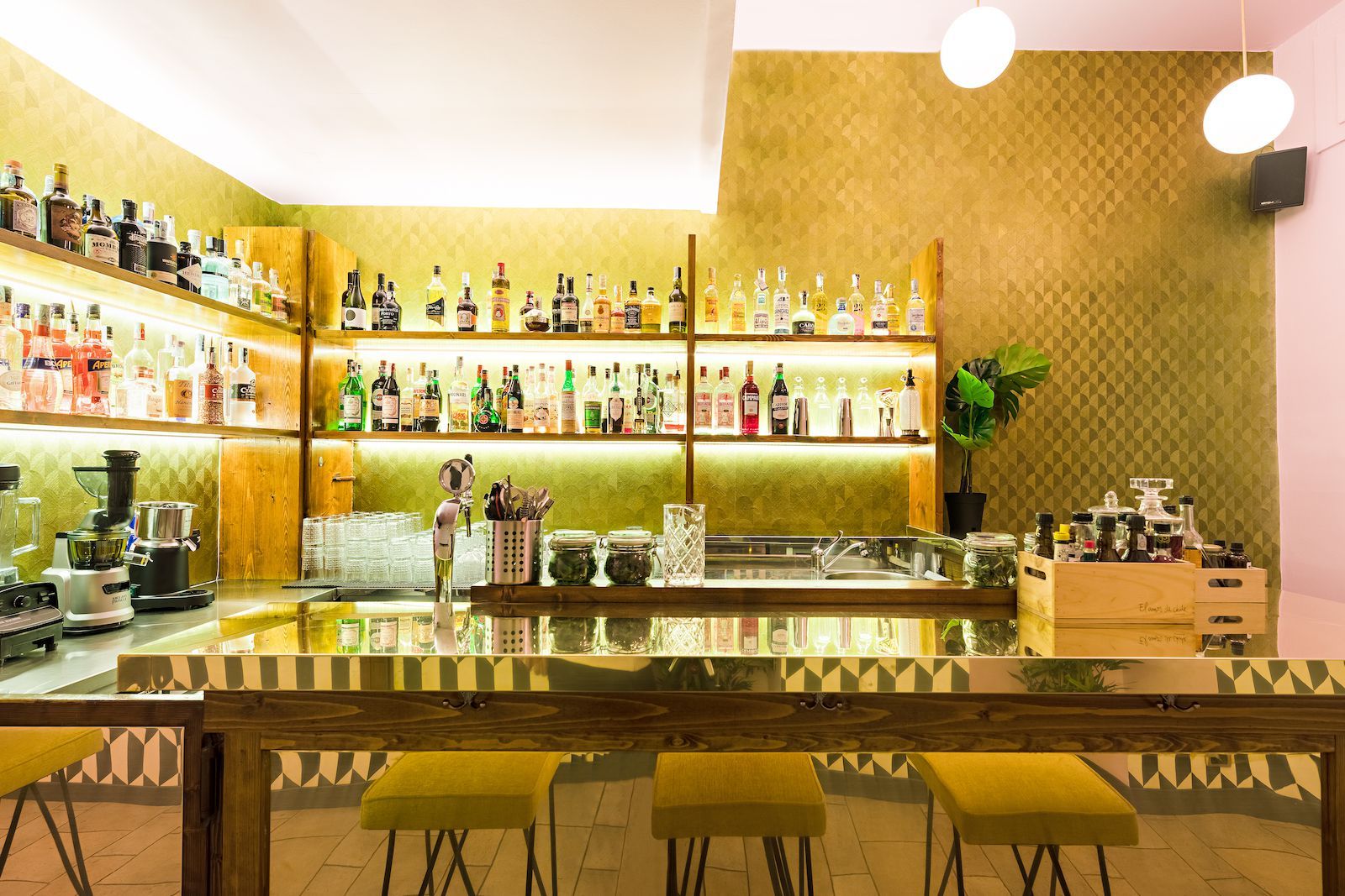 Rocket Bar, a new exotic space in Milan