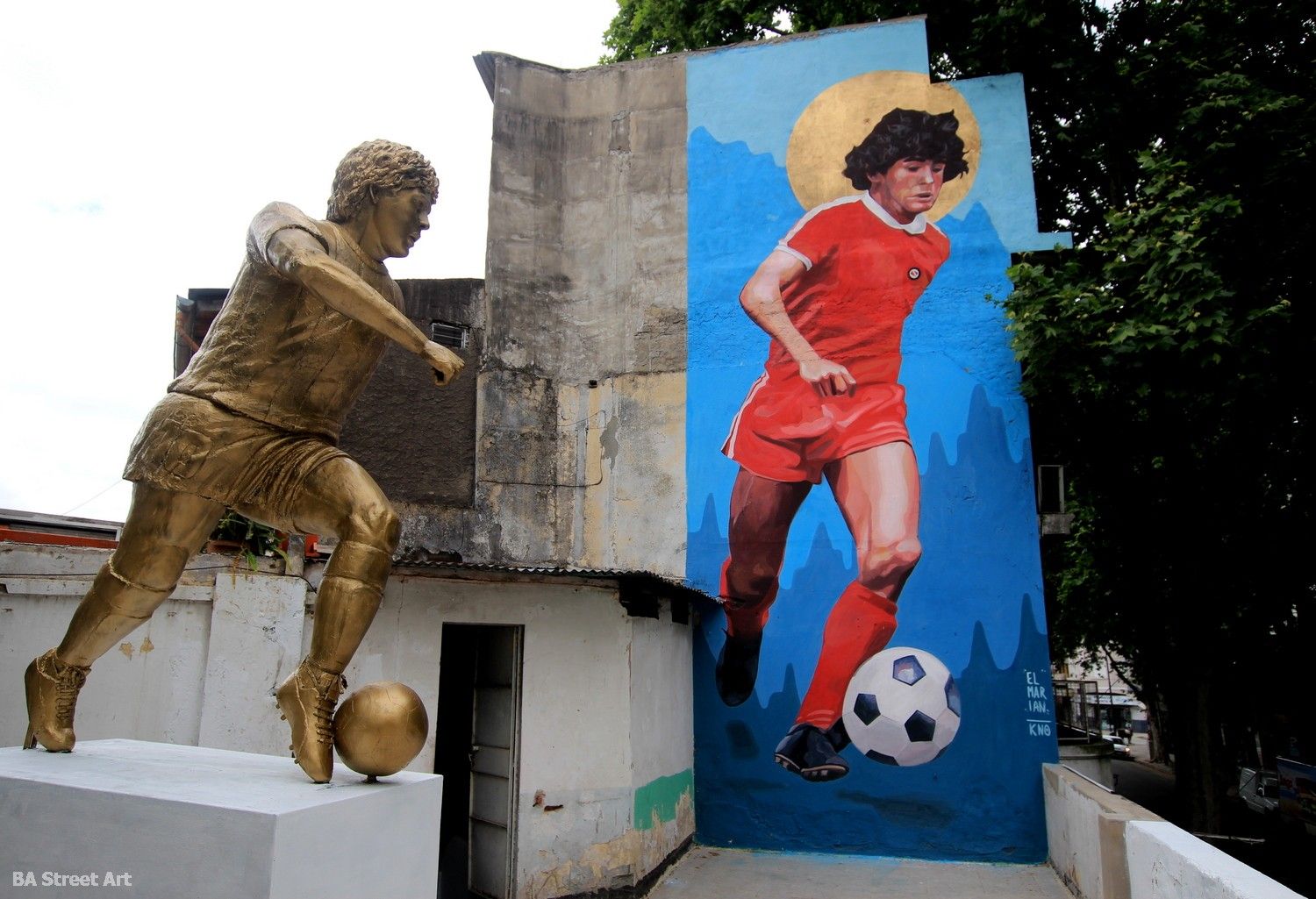 The 10 best football statues