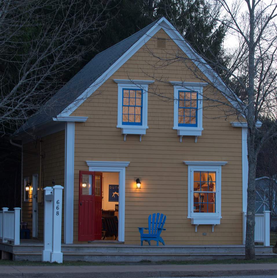 668 Main Street, Mahone Bay, Mahone Bay (MLS® 201905903). 275,000 for