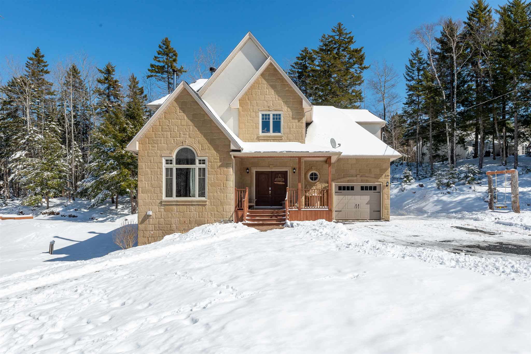 230 Cindy Drive, Grand Lake, (MLS® 202105662) RE/MAX nova