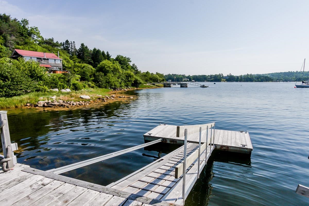 211 Masons Point Rd, Head Of St Margarets Bay, Nova Scotia RE/MAX nova