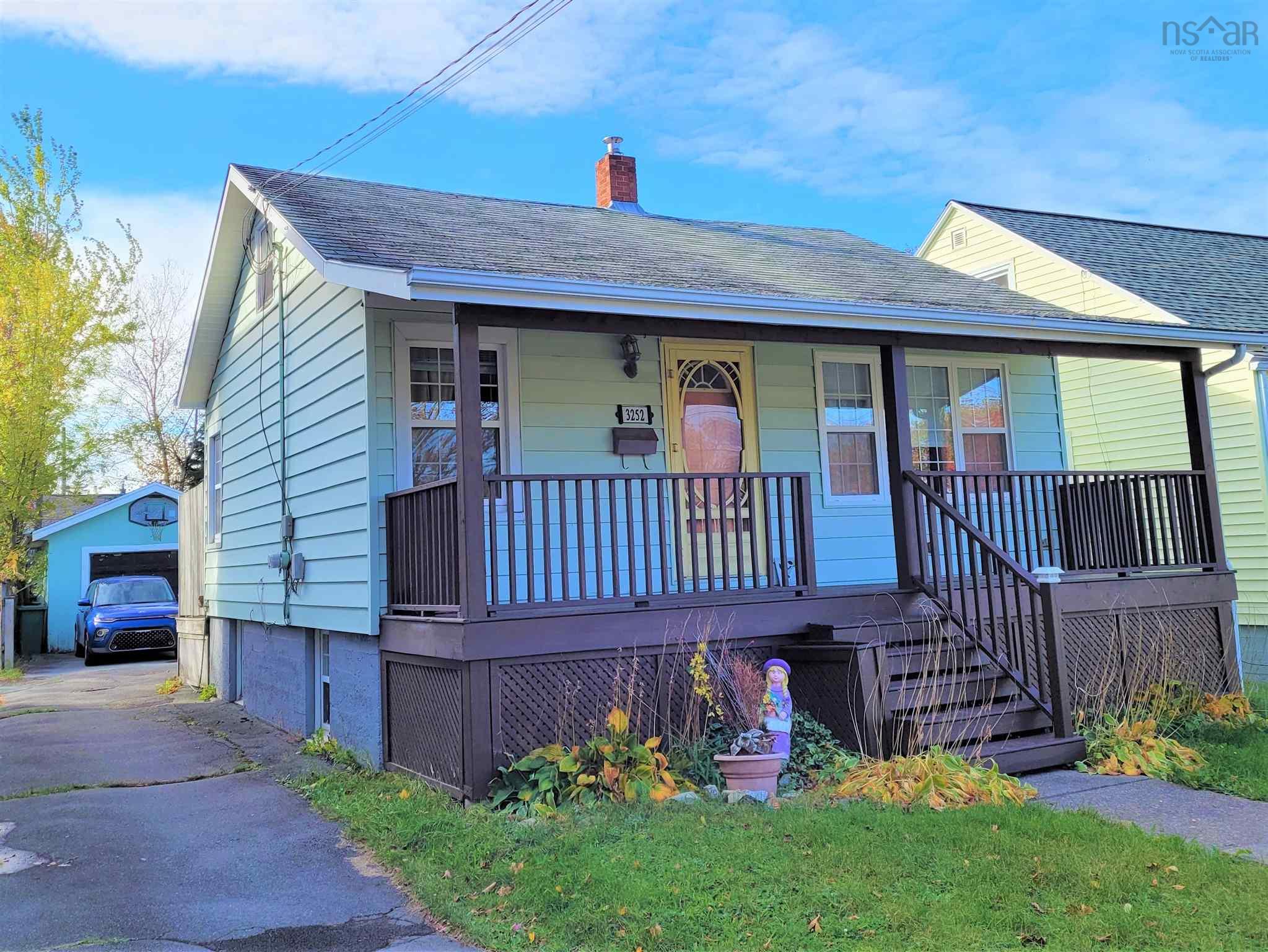 3252 Connaught Avenue, Halifax Peninsula, (MLS® 202127044) RE/MAX nova