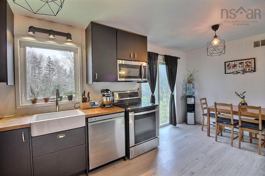 21 West Lake Avenue, Mount Uniacke, (MLS® 202210356) RE/MAX nova