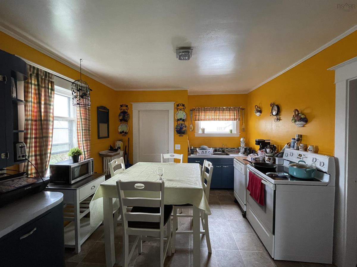 72 Connaught Avenue, Glace Bay, (MLS® 202211888) RE/MAX nova