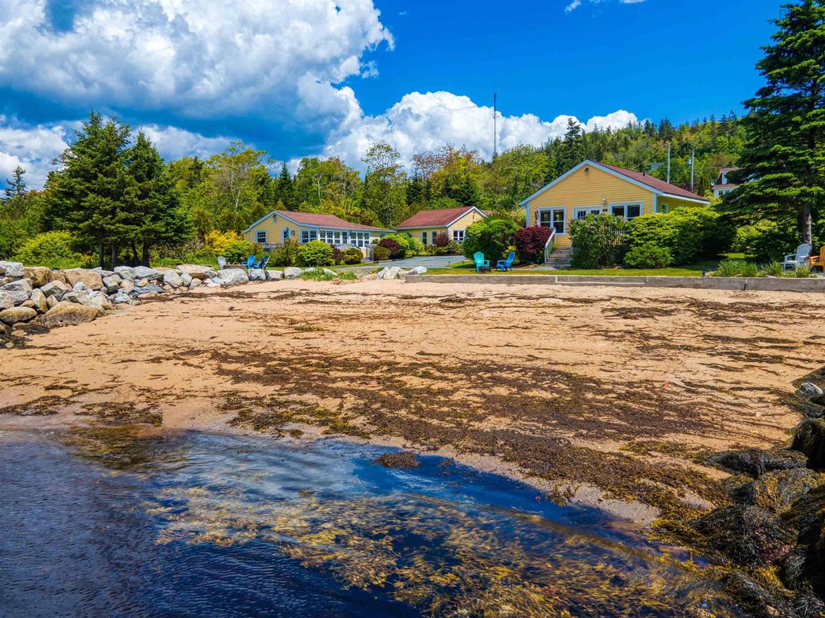 7532 St. Margaret's Bay Road, Boutiliers Point, (MLS® 202217206) RE/MAX