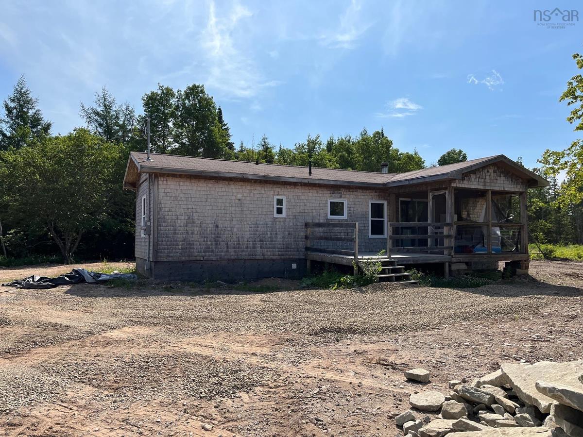 1440 West Side Middle River Road, Middle River, (MLS® 202217364) RE/MAX