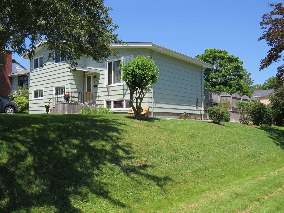 122 Brook Street, Lunenburg, (MLS® 202217479) RE/MAX nova