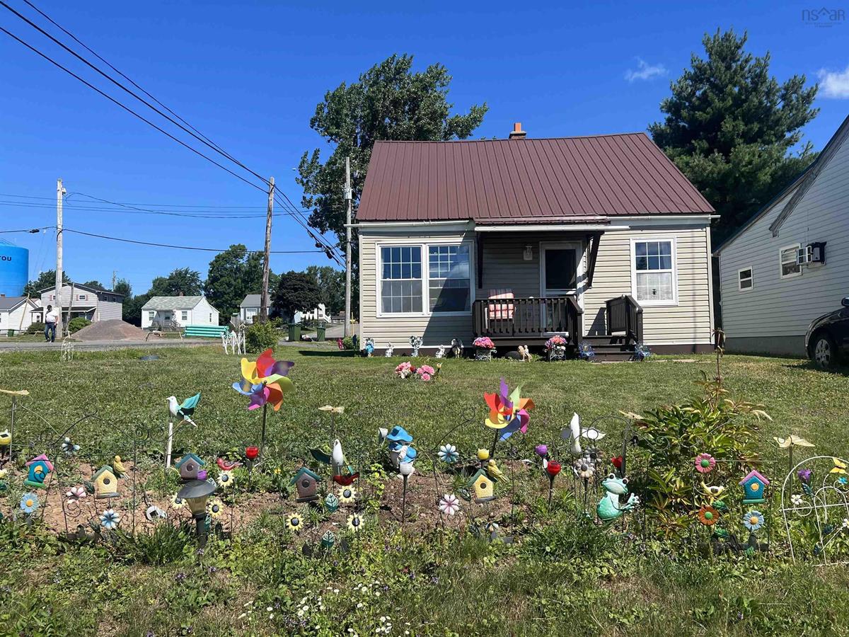 72 Poplar Street, Pictou, (MLS® 202218683) RE/MAX nova