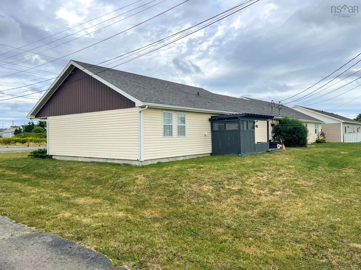 3092 Plummer Avenue, New Waterford, (MLS® 202219640) RE/MAX nova