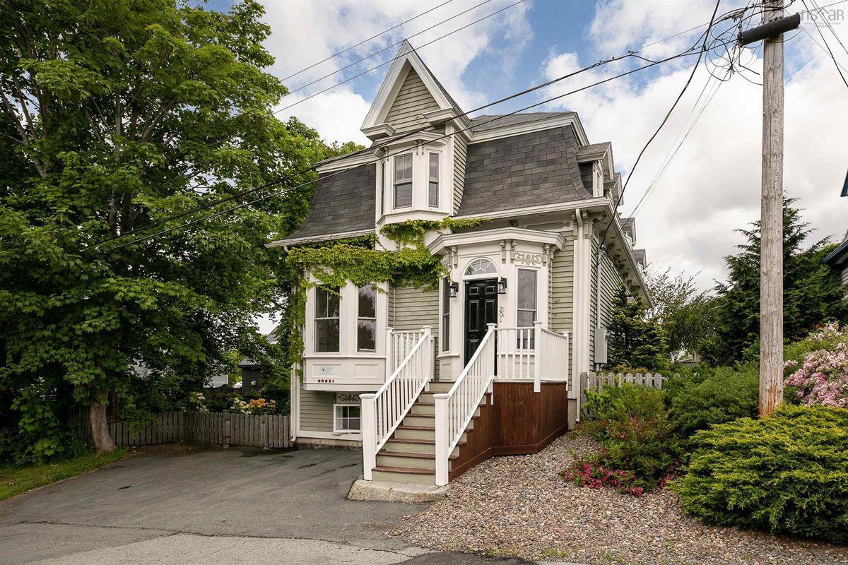 201 York Street, Lunenburg, (MLS® 202220238) RE/MAX nova