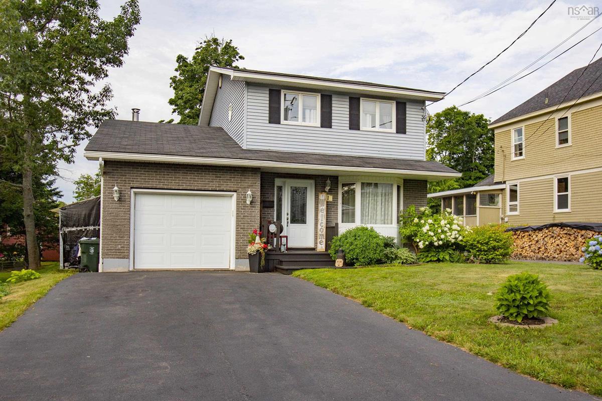 11 Clarence Street, Amherst, (MLS® 202220357) RE/MAX nova