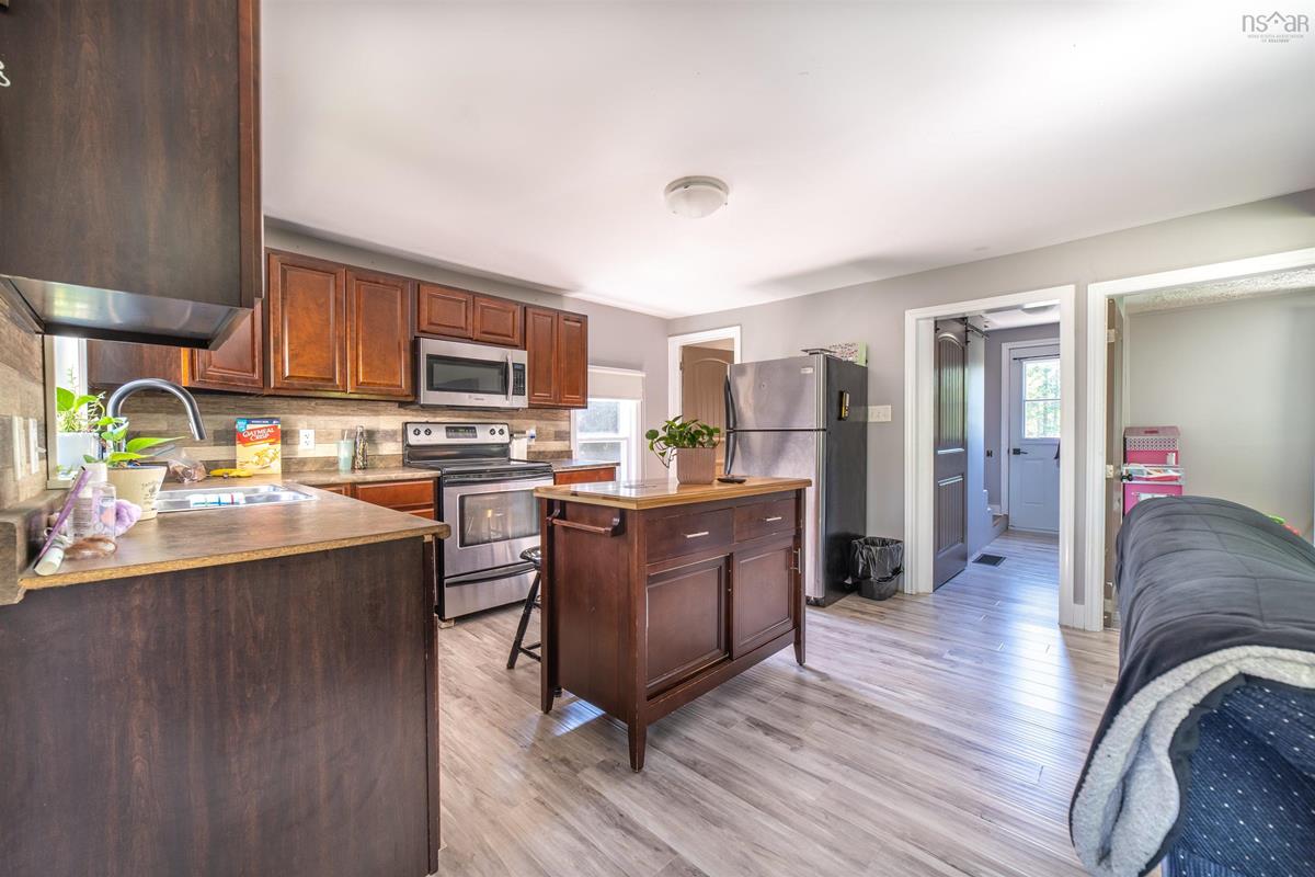 19218 Highway 2, Fort Ellis, (MLS® 202221144) RE/MAX nova