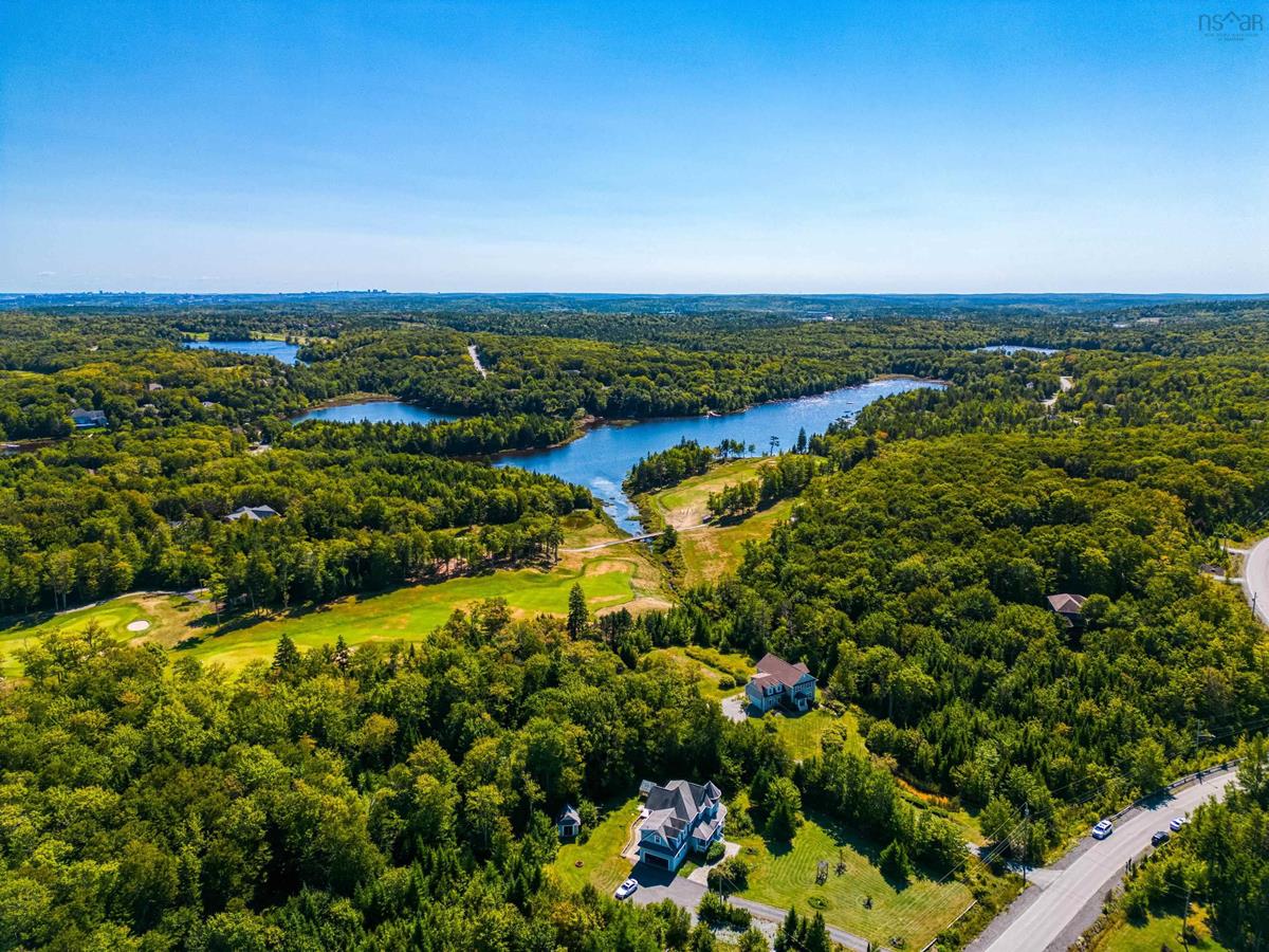 21 Glen Torridon Court, Hammonds Plains, (MLS® 202222417) RE/MAX nova