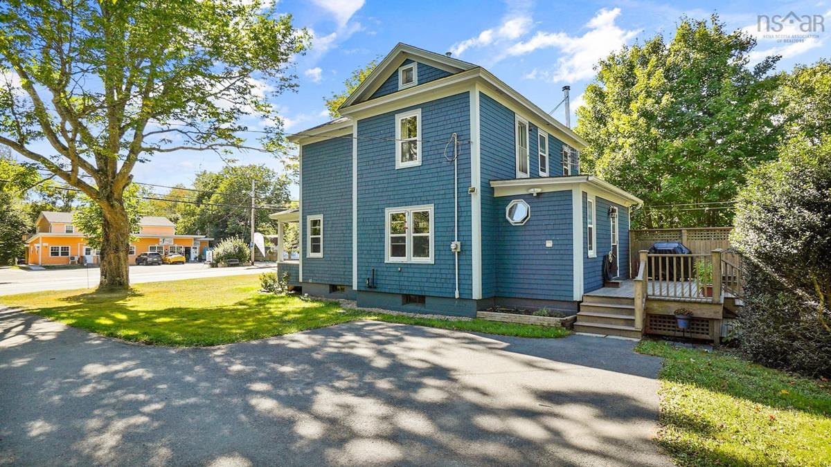 447 Main Street, Mahone Bay, (MLS® 202223336) RE/MAX nova