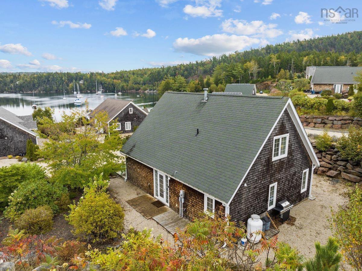 7 Safe Harbour Close, Deep Cove, (MLS® 202223806) RE/MAX nova