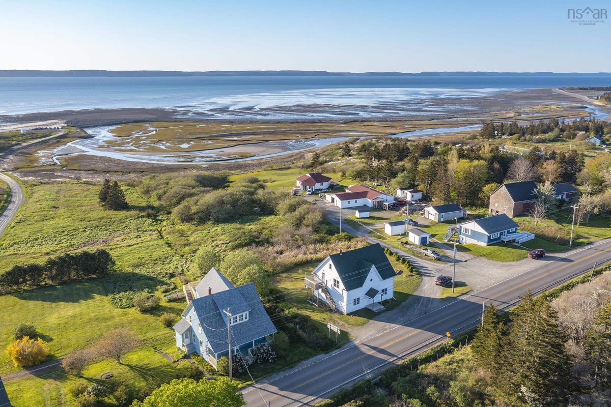 2561 Highway 1, Grosses Coques, (MLS® 202225407) RE/MAX nova