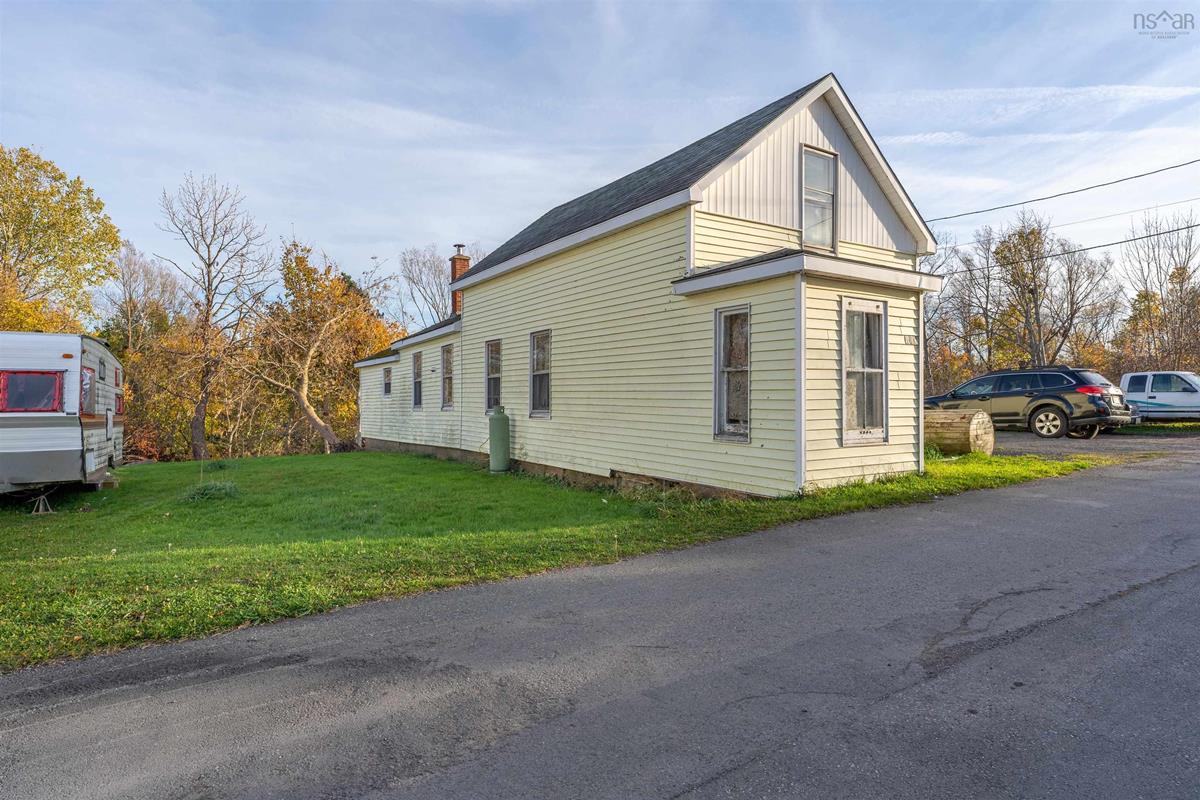 1785 Water Street, Westville, (MLS® 202300560) RE/MAX nova