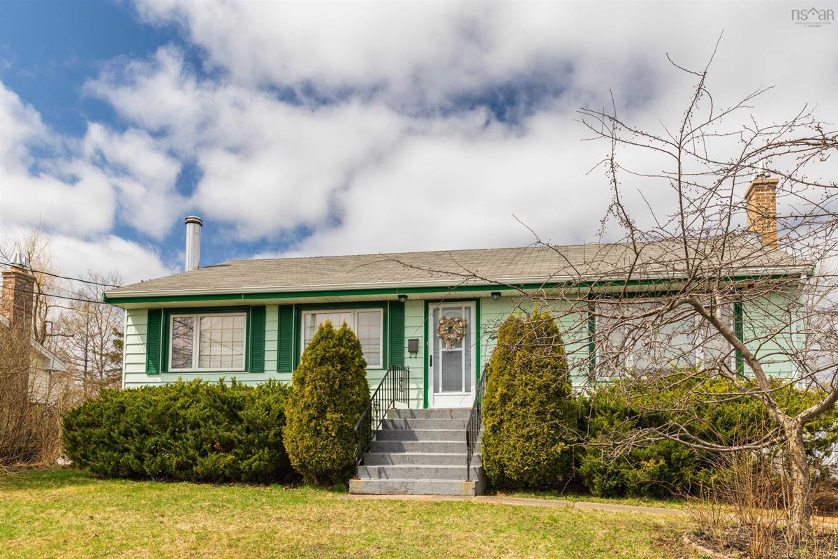 28 Beaver Bank Road, Lower Sackville, (MLS® 202301124) RE/MAX nova