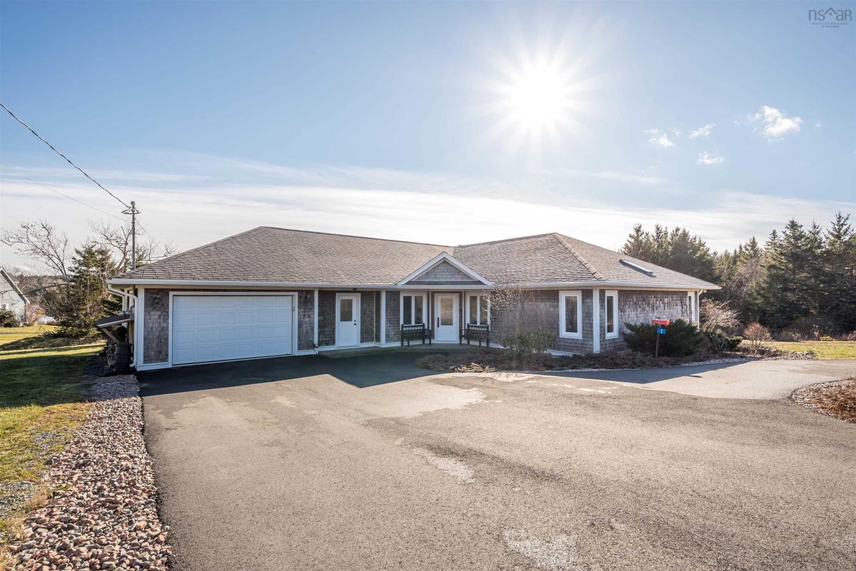 1 Deer Run, Glen Haven, (MLS® 202301787) RE/MAX nova